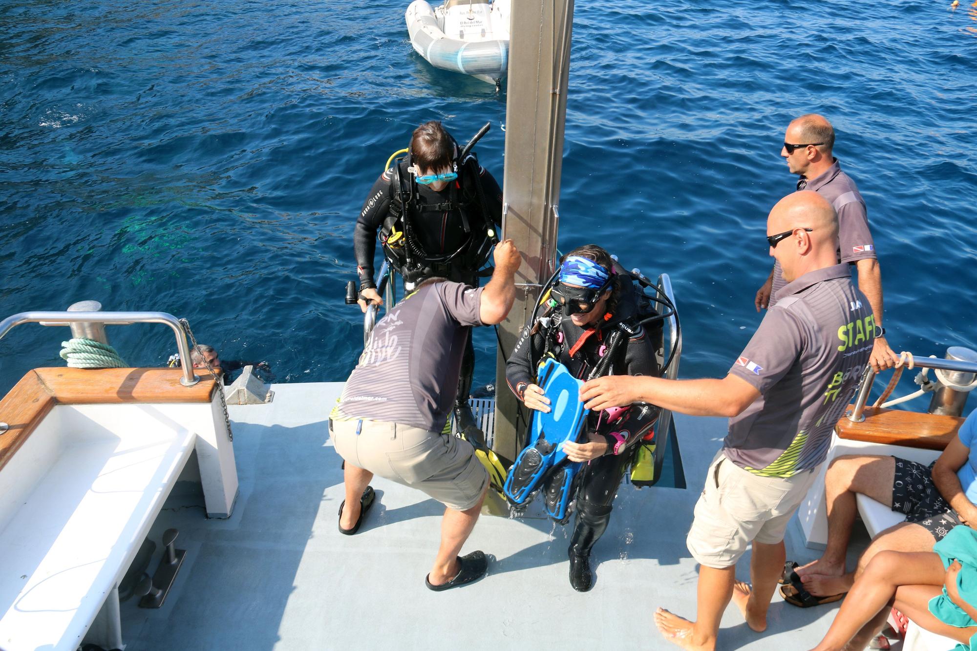 Submarinistes tornant d'una immersió