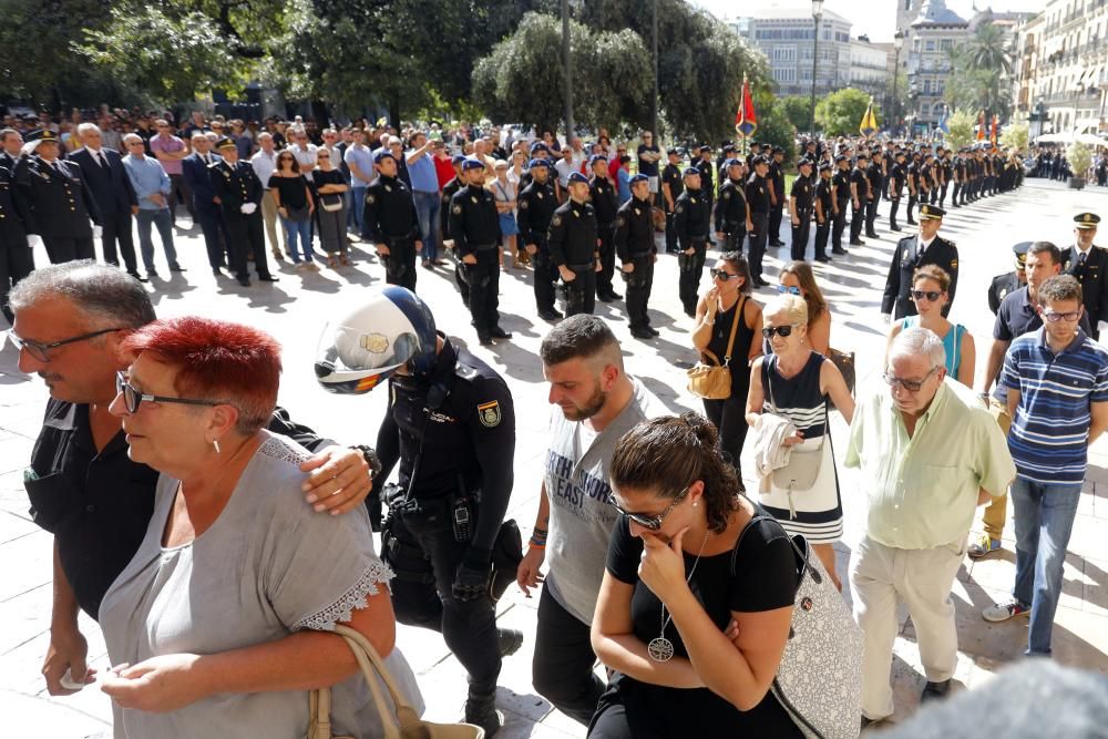 Funeral en la Catedral por el policía asesinado en València