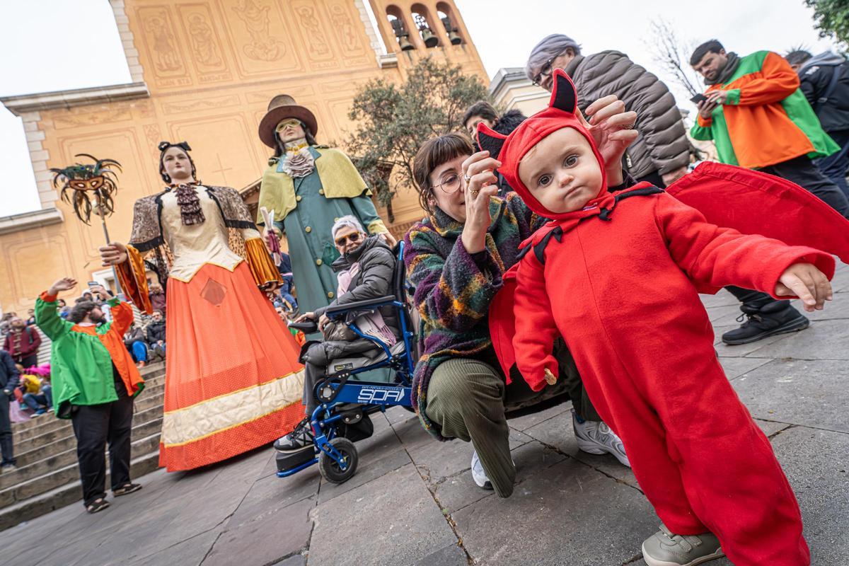Arranca el Carnaval 2025 de BCN en Sants