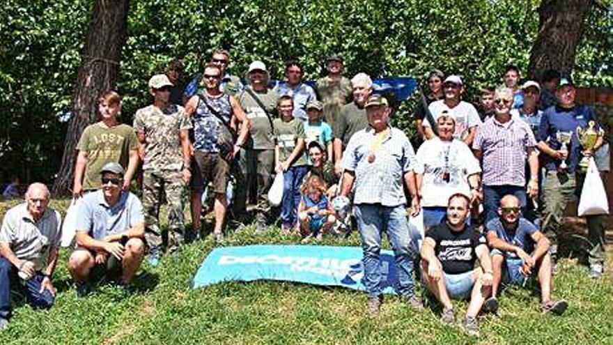 Grup de participants en el concurs de pesca de la Festa Major de Manresa