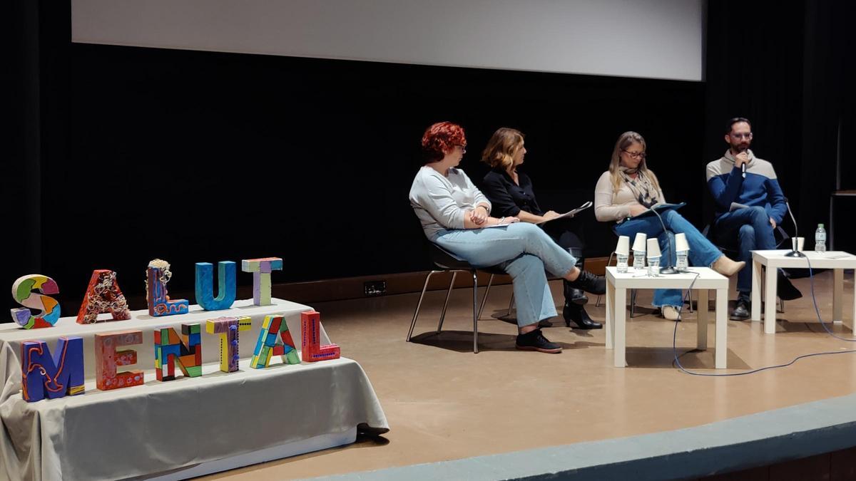 Ponentes en la jornada dedicada a la salud mental tras la dana en Alzira.