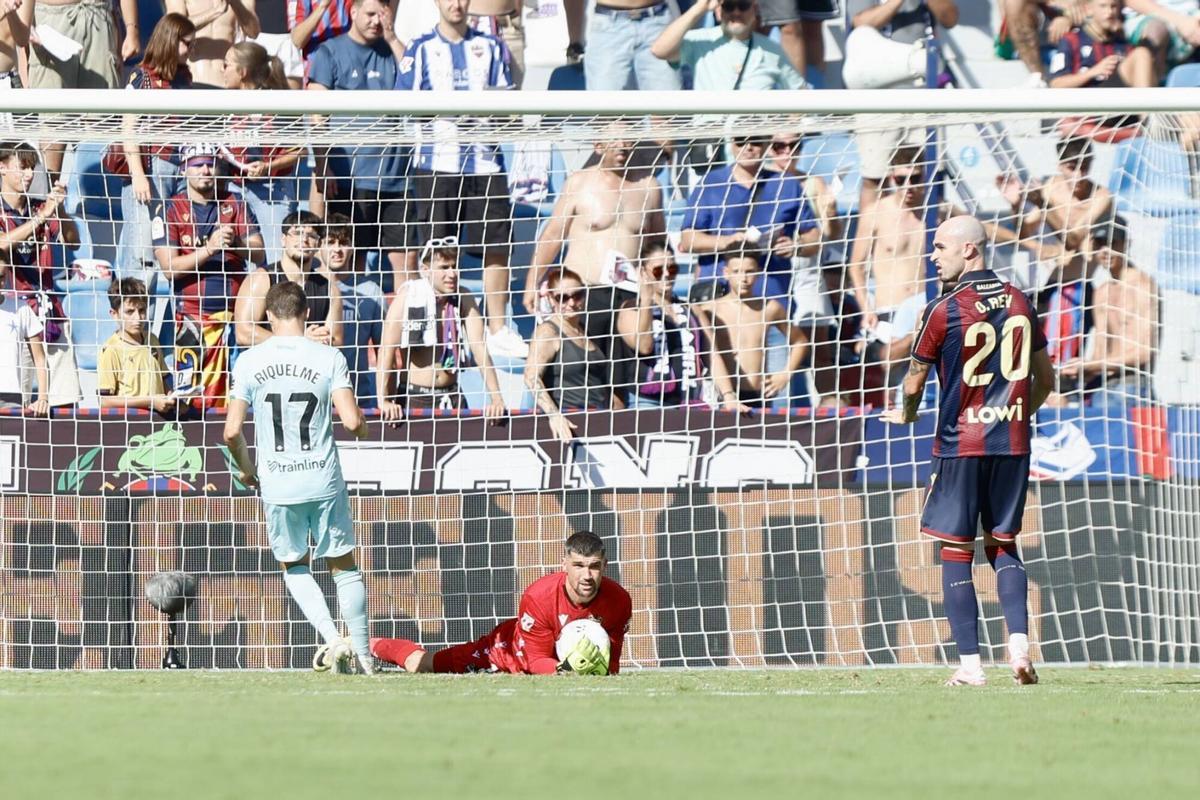 Valencia, partido de liga entre el Levante UD y el Real Betis balompié VLC SPD