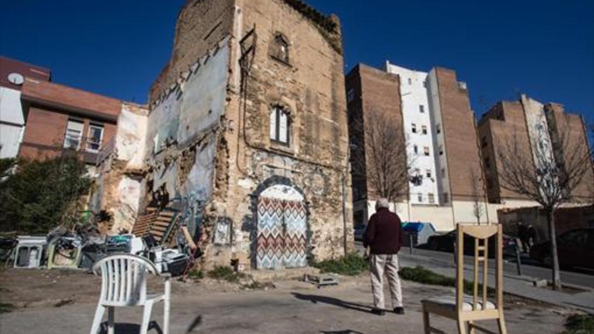 La Torre del Moro o Mas Enrich, entre las calles de Jerez y Coimbra, un edificio que los vecinos quieren recuperar.