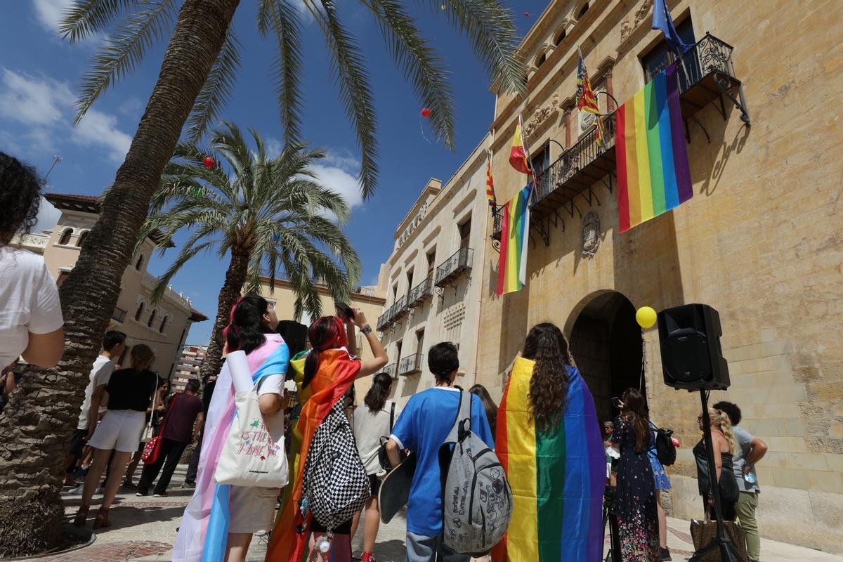Duda resuelta: habrá bandera del Orgullo en el Ayuntamiento de Elche