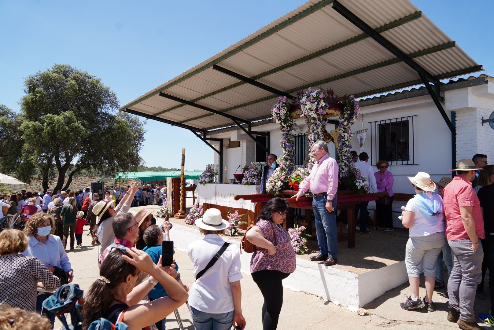 La Virgen de la Antigua regresa a Hinojosa del Duque rodeada de romeros