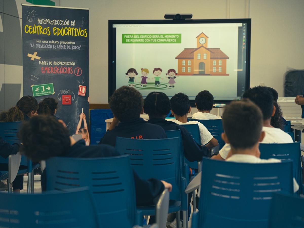 Jornadas educativas por el 35º aniversario de los bomberos de Lanzarote