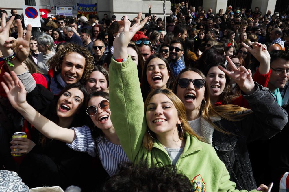 Búscate en la mascletà del 8 de marzo