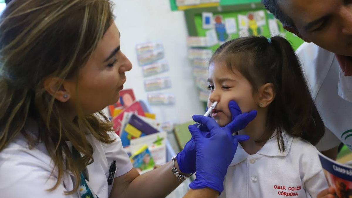 コルドバインフルエンザ予防接種 |コルドバの3歳と4歳の子供14,000人以上が学校で予防接種を受けられるようになりました