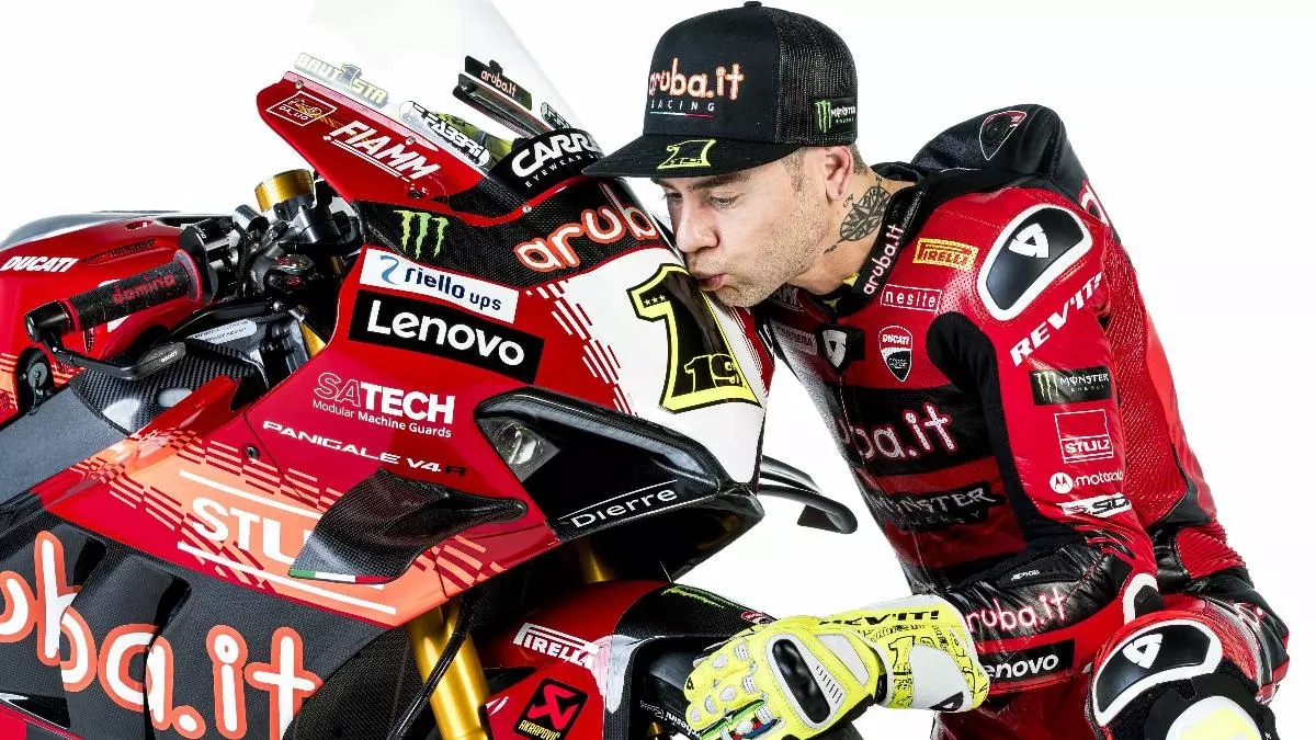 Bautista llega a Misano con aires de despedida en Ducati