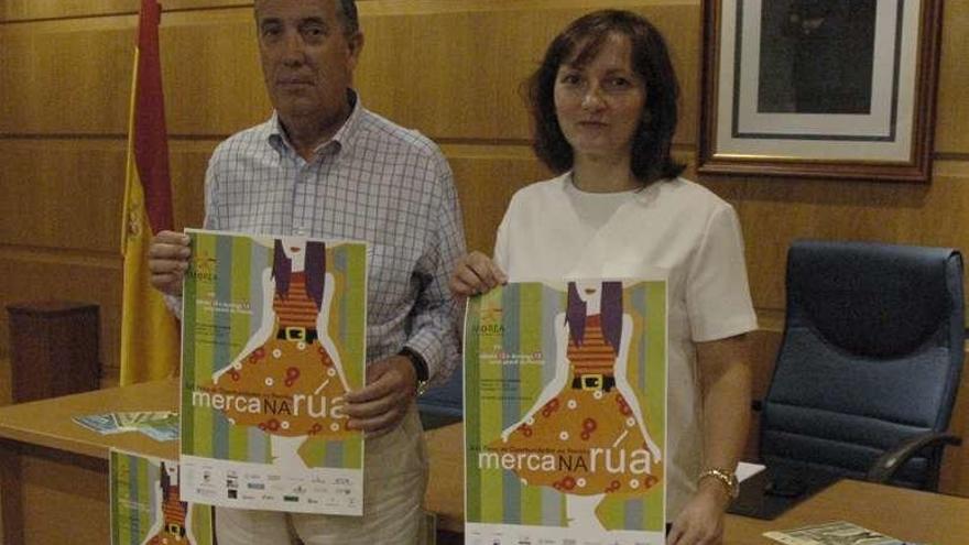 Marcelino Coto y Noelia Conde, ayer, en la presentación de la feria.