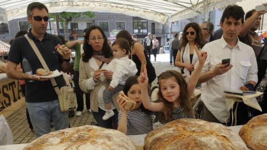 La feira del pan de Carral, ayer. / carlos pardellas