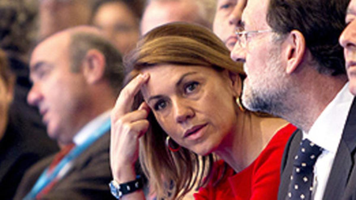 Cospedal, Rajoy y Arenas, en la clausura del congreso del PP de Sevilla.