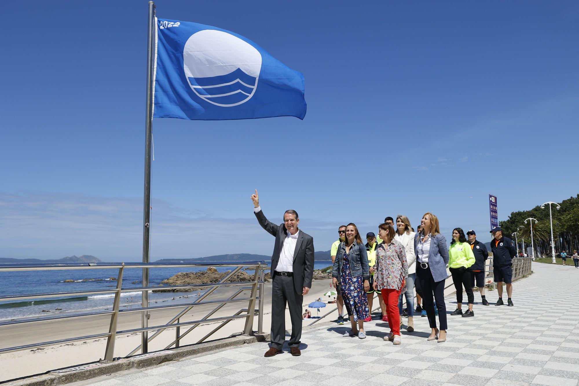 Las once banderas azules de Vigo ya ondean en las playas
