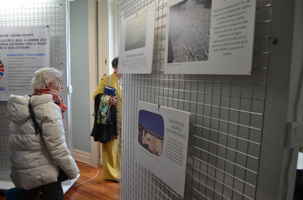 Inauguración de la exposición "El aula en la calle y la calle en el aula" en Benavente.