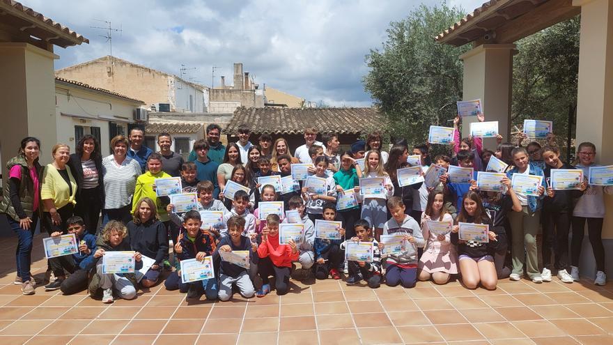 Unos 150 alumnos de Son Servera participan en talleres de robótica y &quot;bienestar digital&quot;