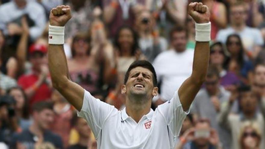 Novak Djokovic celebra su victoria.