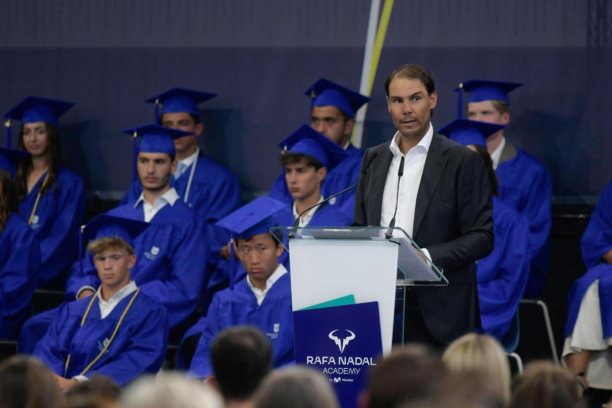 Toni Kroos apadrina la graduación de la Rafa Nadal Academy Toni Kroos apadrina la graduación de la Rafa Nadal Academy