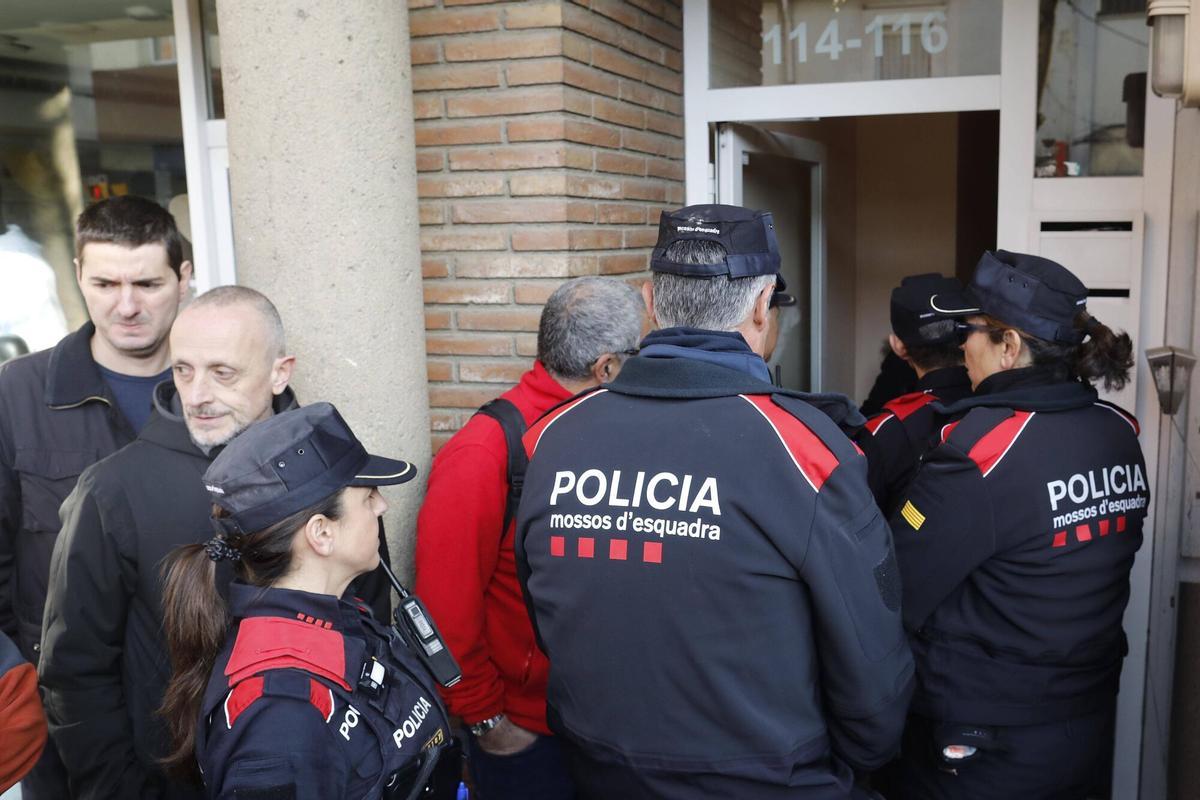 Les imatges del desnonament de 'Sisplau'