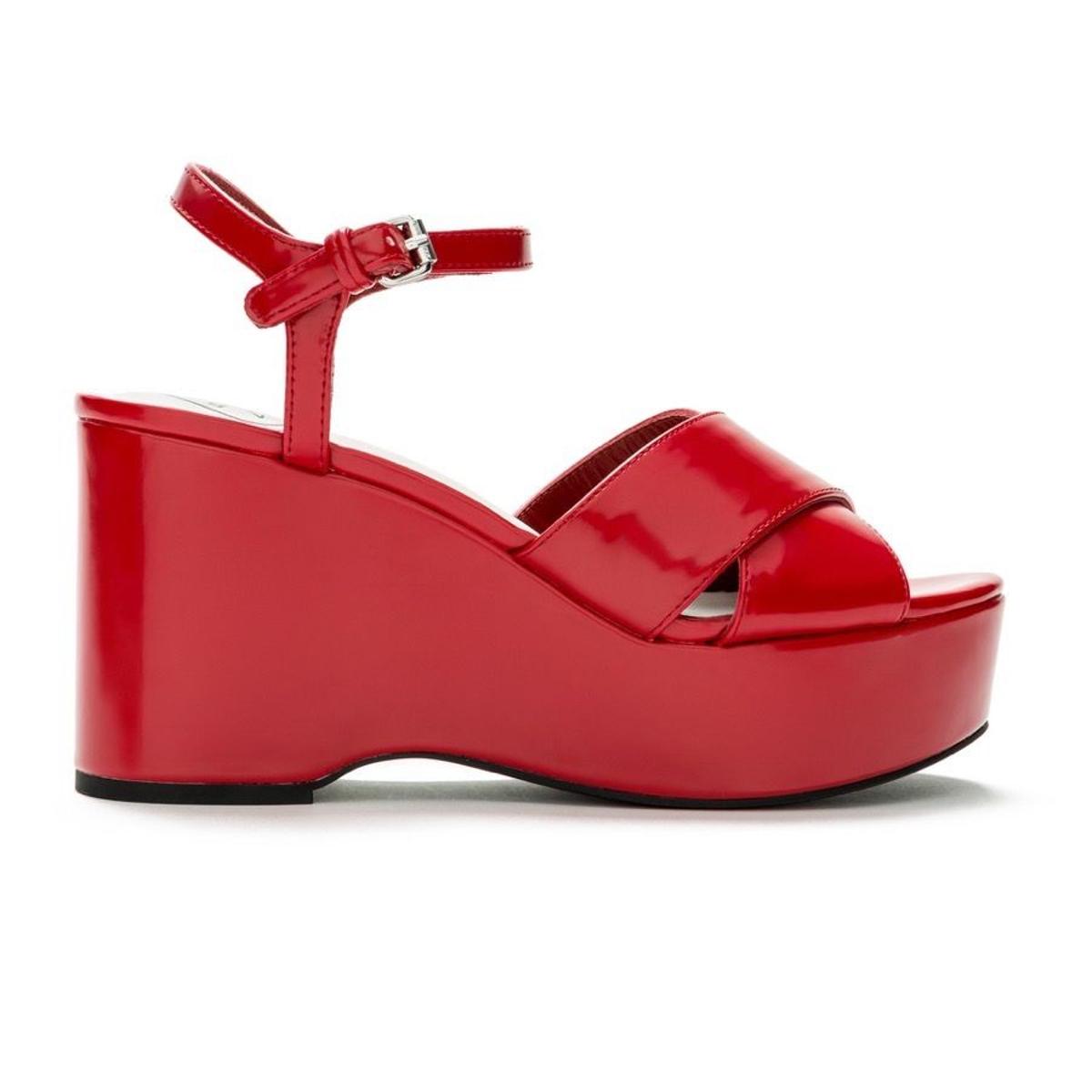 Rebajas Bimba y Lola zapatos imprescindibles, cuña roja