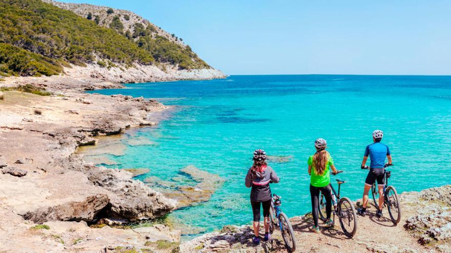 Rutas por paisajes impresionantes para los amantes de la bicicleta.