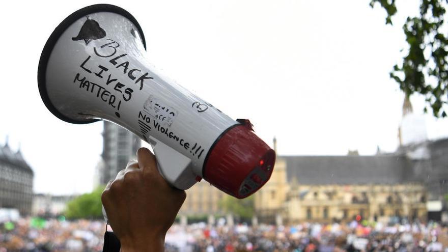 Los manifestantes tomaron la plaza del Parlamento