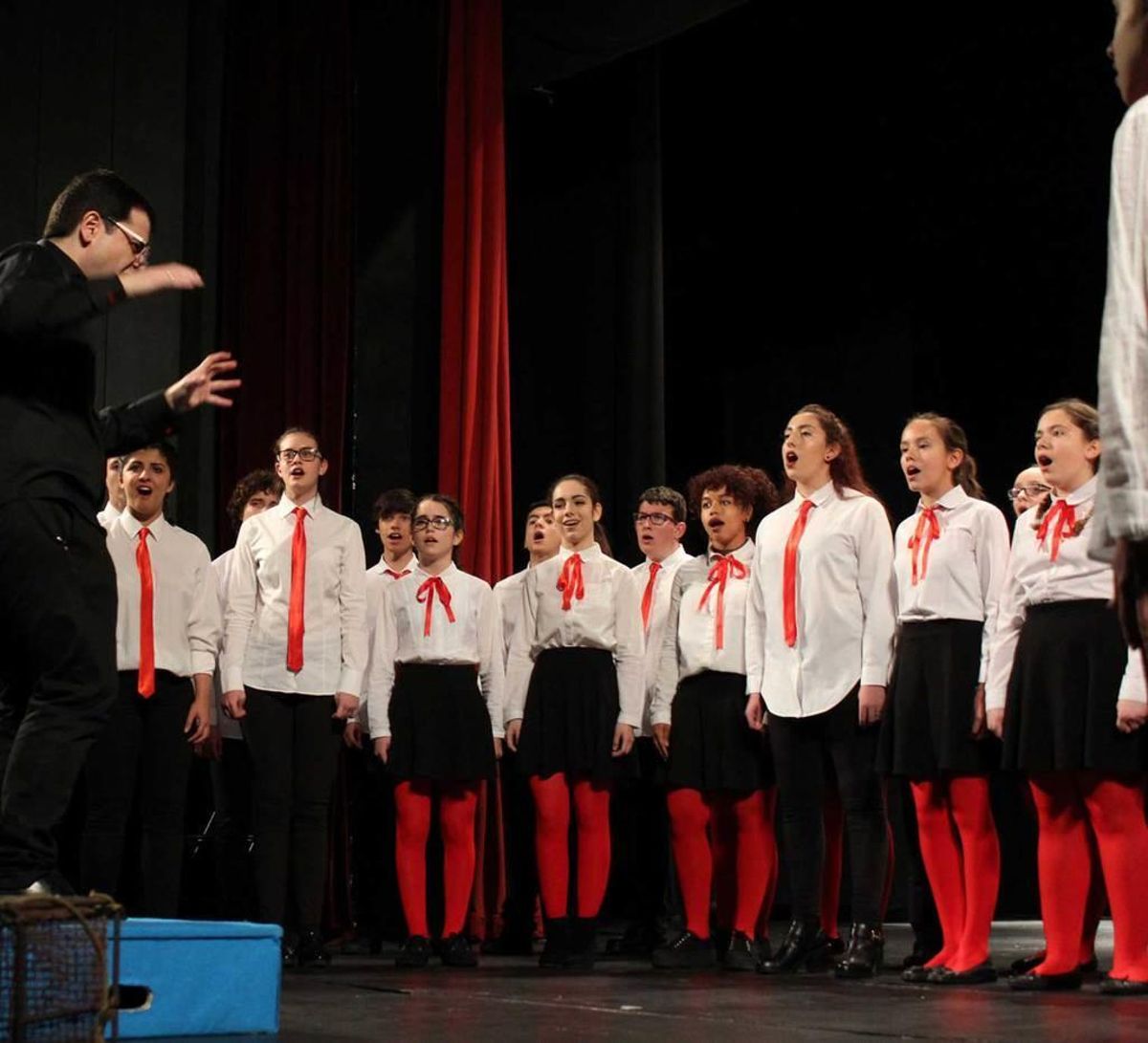 "Zariagaz Abesbatza" gana el primer concurso infantil de habaneras de Candás