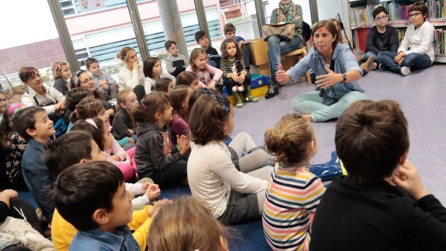 Un cuentacuentos desarrollado en la Biblioteca Pública tiempo atrás