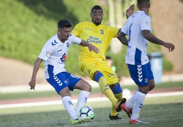 02/08/2017.DEPORTES.Partido de ida de la Copa Mahou entre el CD Tenerife y la UD Las Palmas..Fotos: Carsten W. Lauritsen