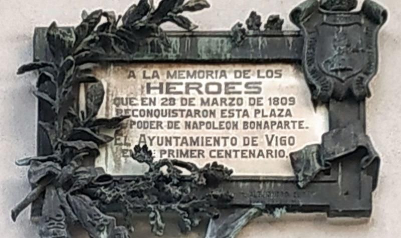 Placa conmemorativa del centenario de la Reconquista