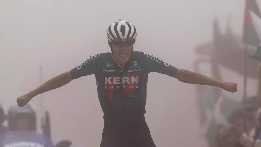 Pablo Castrillo se consagra en la cima del Cuitu Negru