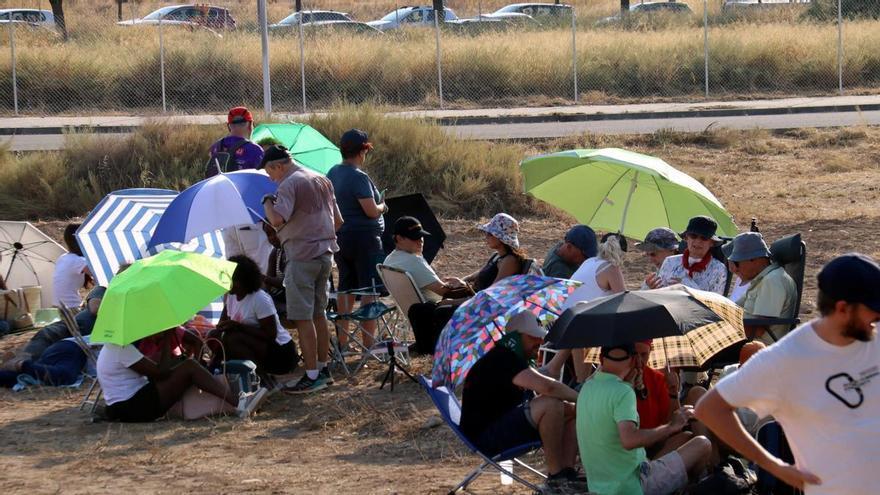 Expectativa, calor i nervis poc abans de l’eclipsi solar total a Catalunya