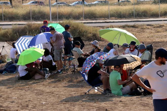 Expectativa, calor i nervis poc abans de l’eclipsi solar total a Catalunya