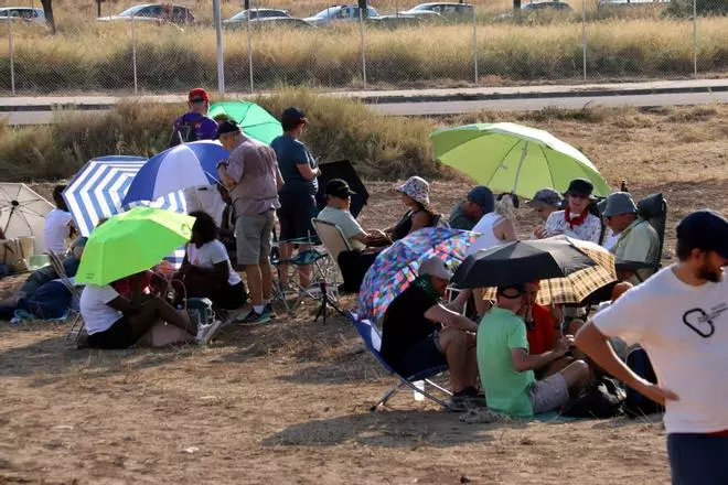 Expectativa, calor i nervis poc abans de l’eclipsi solar total a Catalunya