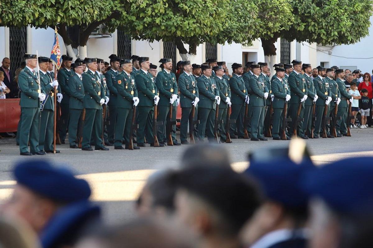 Guardias civiles en el acto celebrado en la Comandancia de Córdoba con motivo del día del Pilar, patrona del cuerpo.