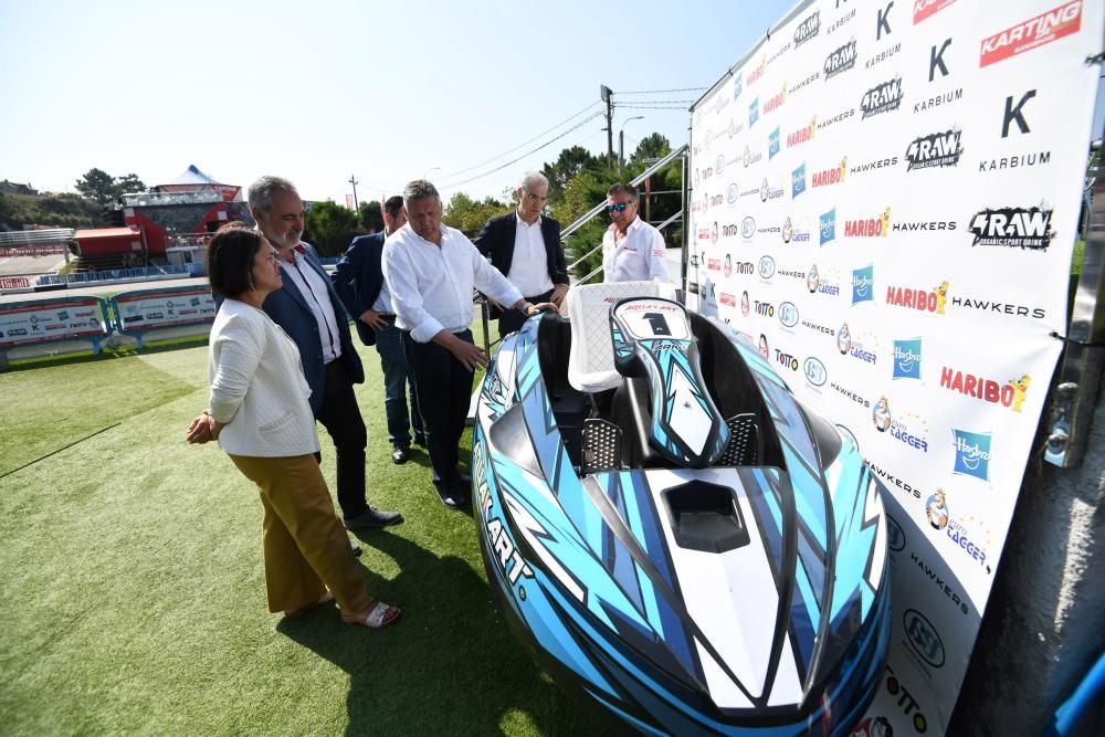 Francisco Conde, a lomos de una moto acuática en Sanxenxo