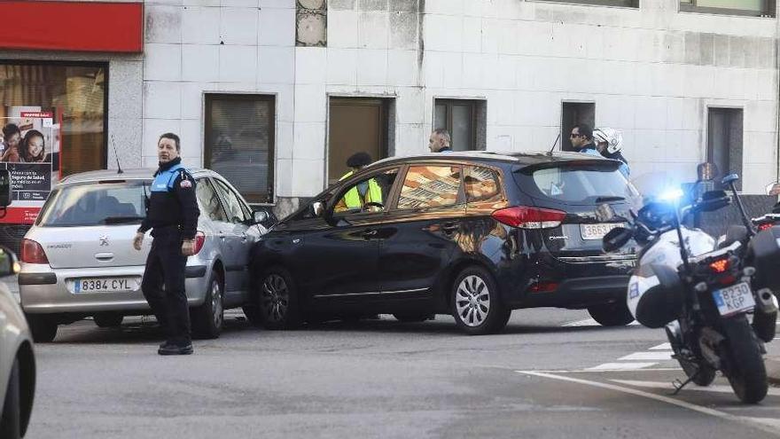 La rotonda de Los Oficios, campo abonado para los golpes de chapa