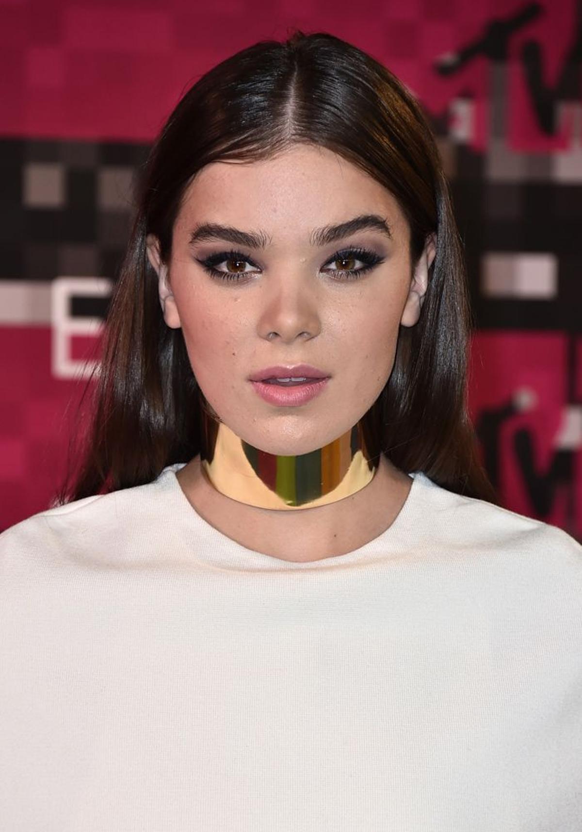 VMA 2015: Look beauty de Hailee Steinfeld