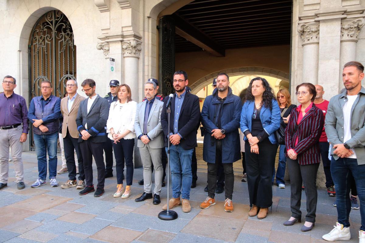 Minuto de silencio en Girona por los turistas catalanes asesinados en Afganistán