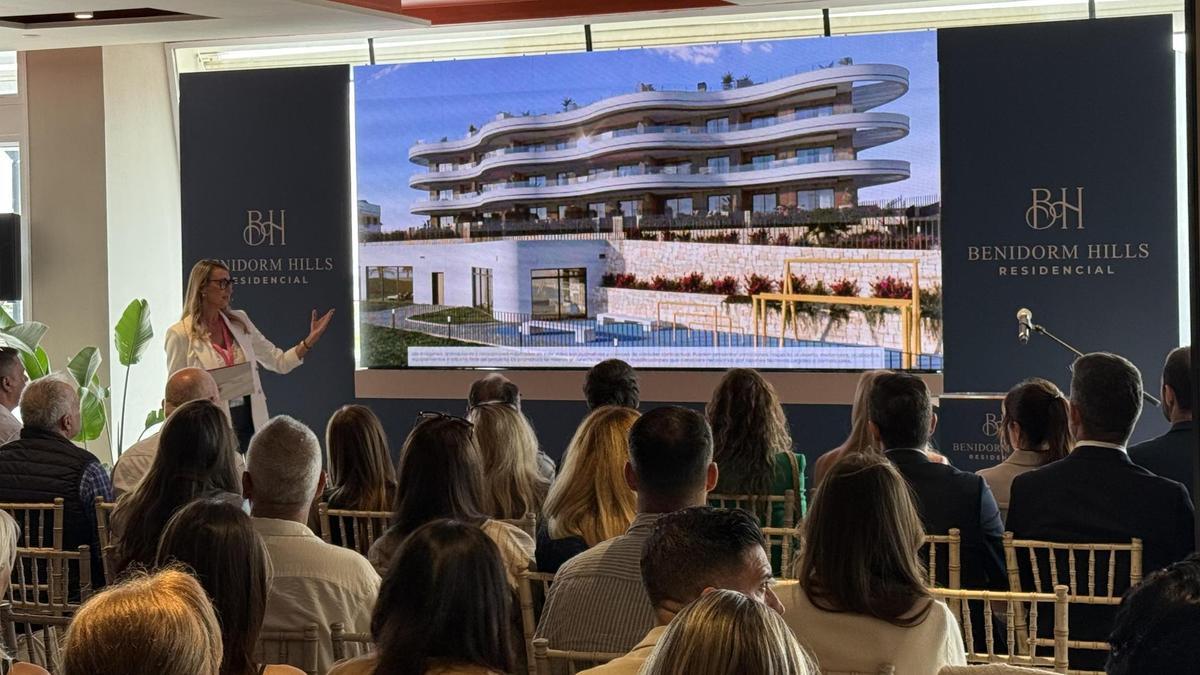 Un momento de la presentación de la nueva promoción de Alibuiling en Benidorm.