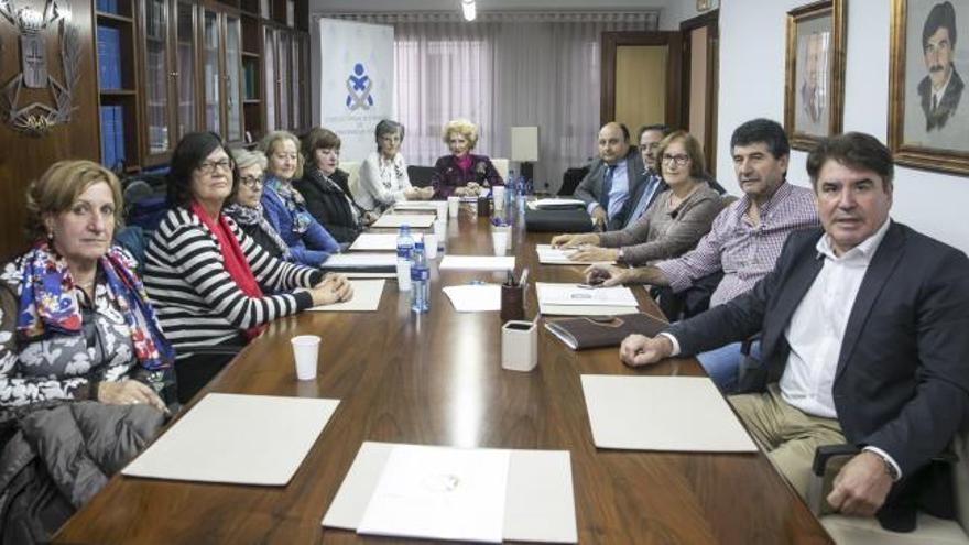 Los enfermeros asturianos negocian la paz