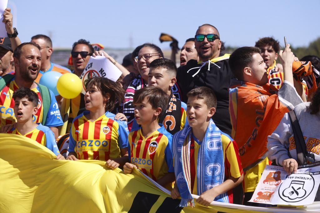 La afición del Valencia CF ante el Elche