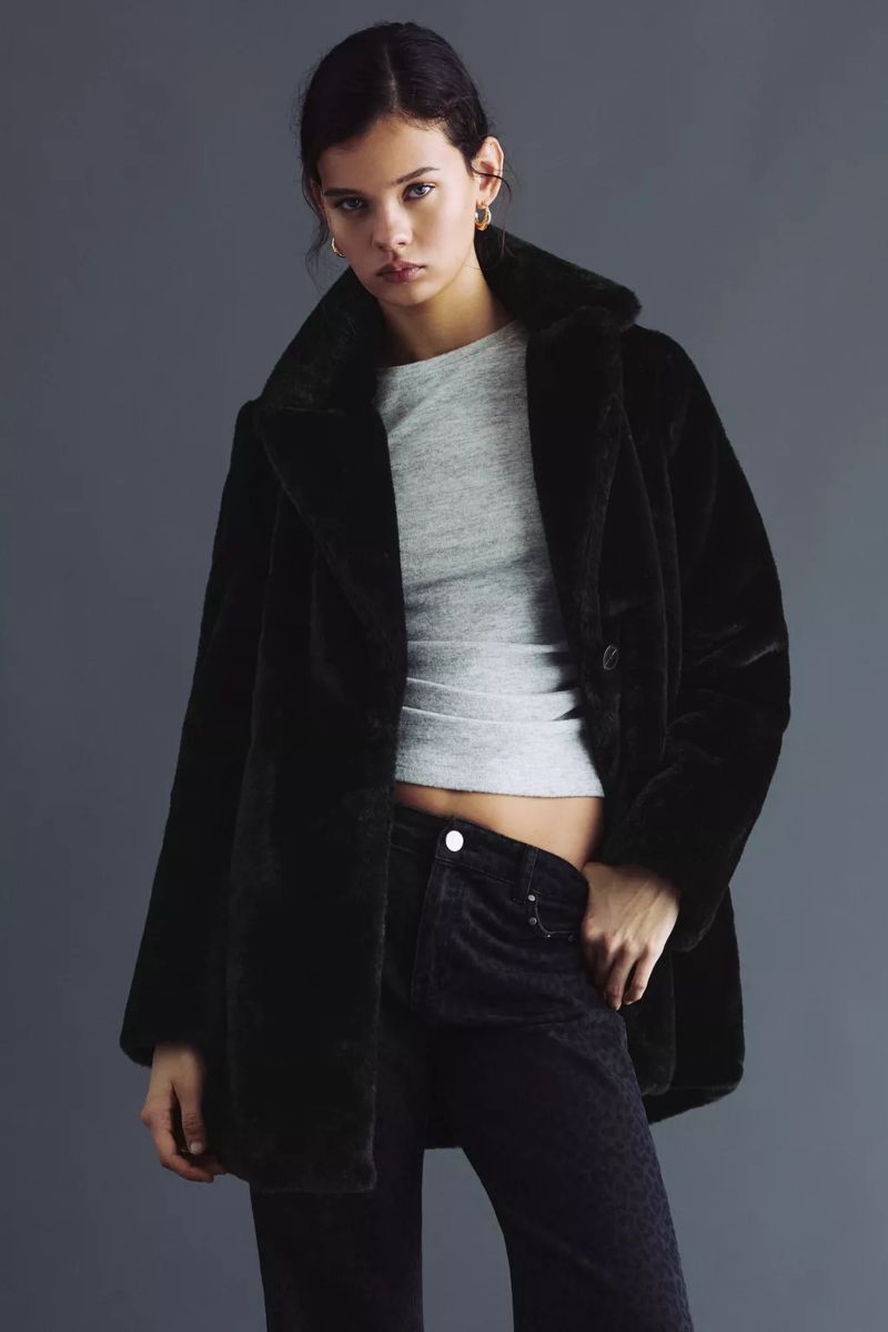 Abrigo de pelo de Pull and bear en oferta