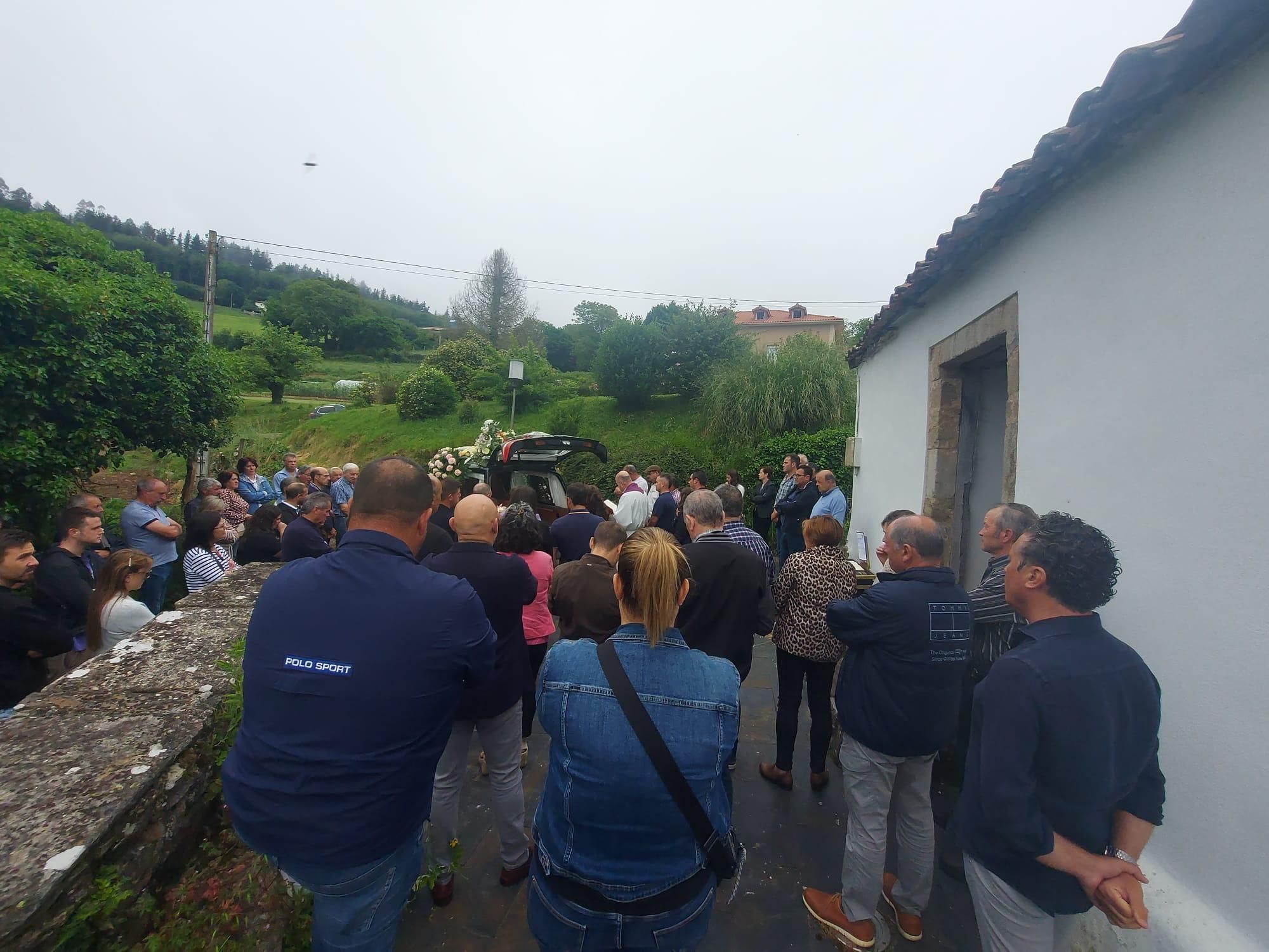 En imágenes: Funeral por Félix Manuel Arias en Sobrado (Tineo)