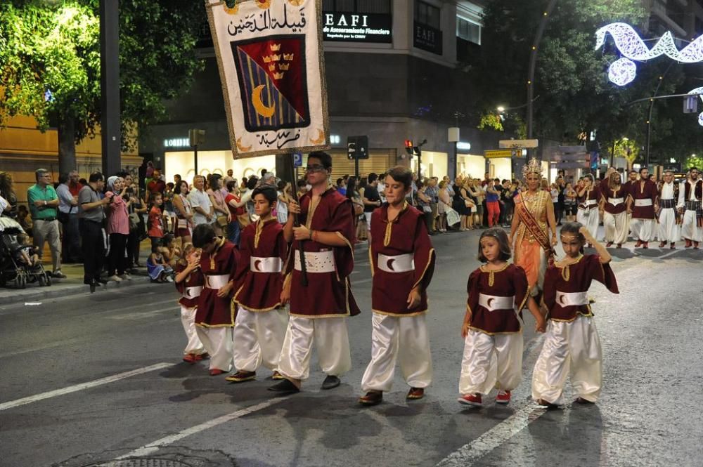 Desfile de Moros y Cristianos por las calles de Mu