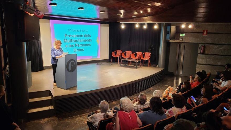 Jornada a Manresa per sensibilitzar sobre els abusos i maltractaments a les persones grans