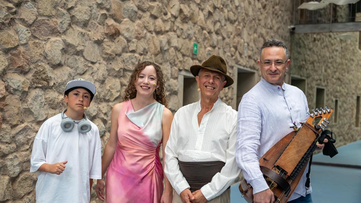 De izquierda a derecha: Darío Pérez Nuez, Gabriela Verdú, Ricardo Ducatenzeiler y Víctor Batista.