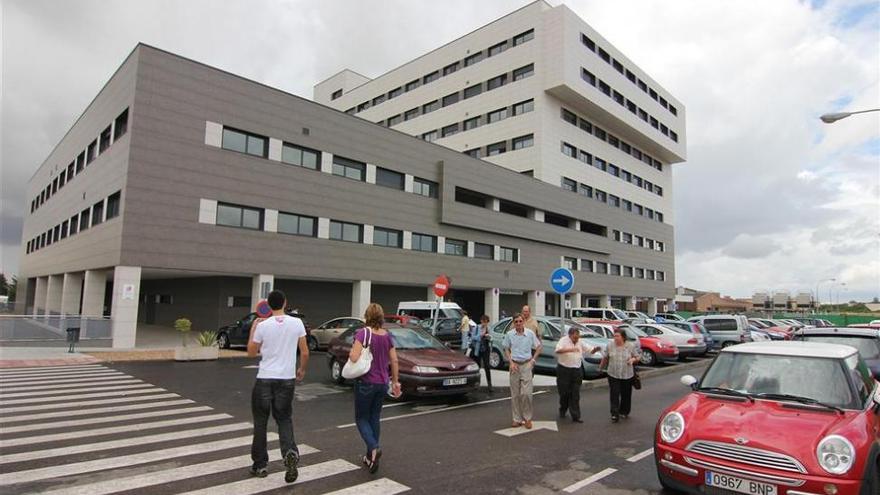 Badajoz reclamará dos millones por el IBI de los dos hospitales de 2006 a 2008