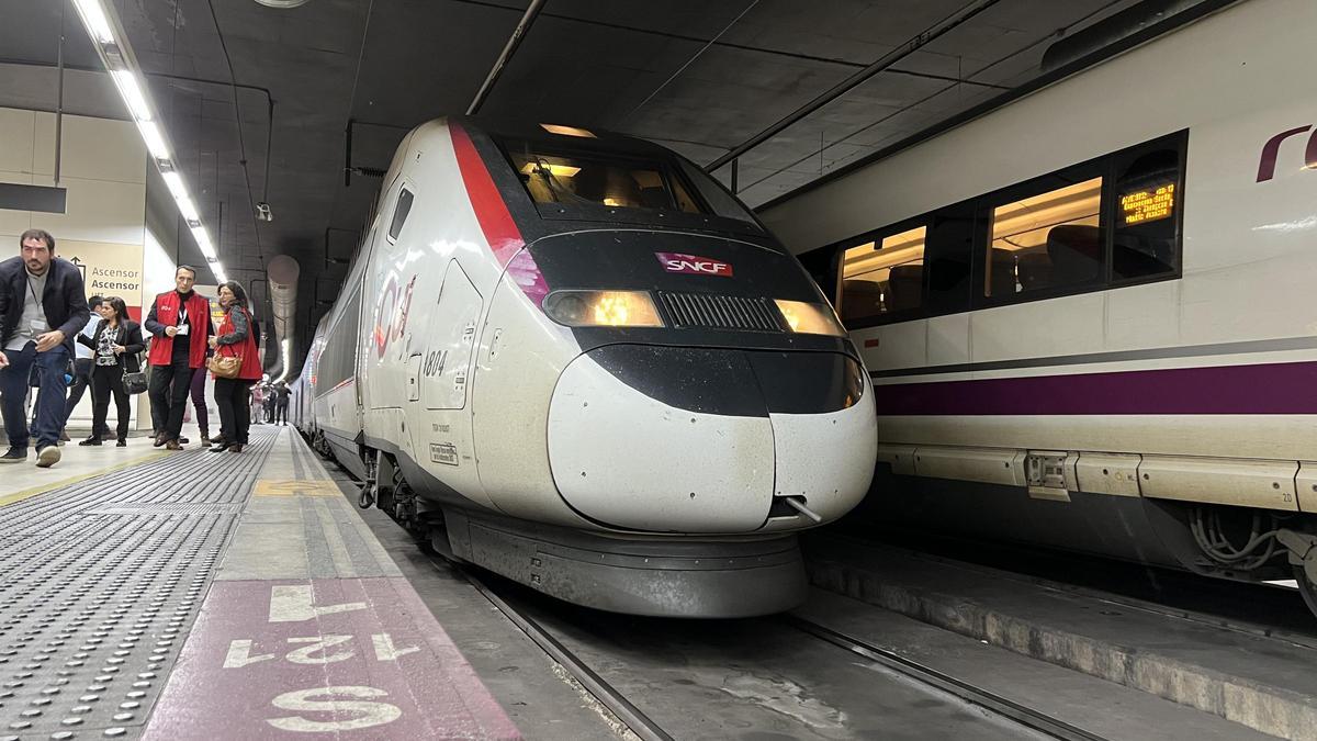 Un tren de la nova línea Barcelona-París operada per SNCF.