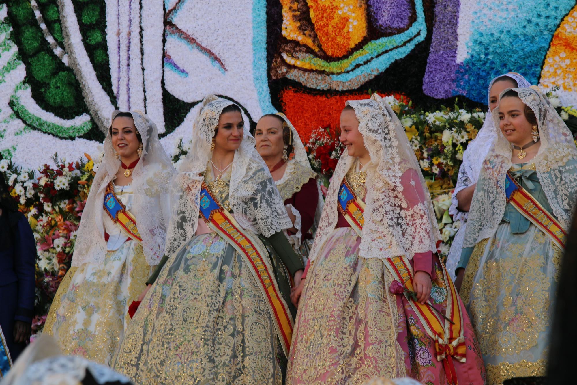 Las mejores imágenes de la 'Ofrena' de las Fallas de Burriana