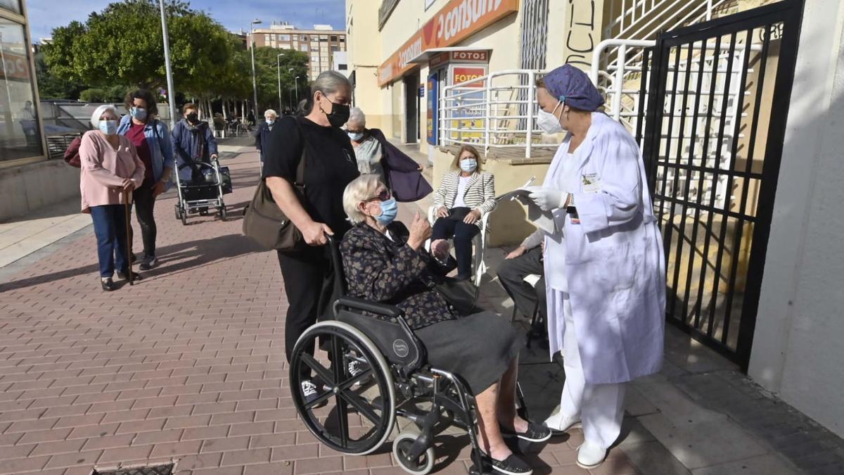 La asociación de vecinos de Rafalafena de Castelló ha cedido su local para la vacunación.